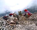Дорожные рабочие крушат камни, Куллу, 2004