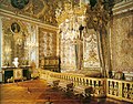 . Спальню королевы (Chambre de la Reine) в Большом дворце Версаля отличает размещенная по центру королевская кровать под балдахином, доставленная для королевы Марии Лещинской.