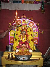 Пуджа в честь святого Малаиперумала, храм в деревне Алатур в Тамилнаде