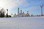 Заснеженный сквер на месте Вознесенского монастыря. Вид на соборы Московского Кремля, 2016 год
