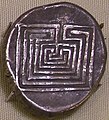 Серебряная монета с изображением лабиринта из Кносса