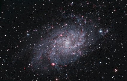 M 33 имеет массивные рукава