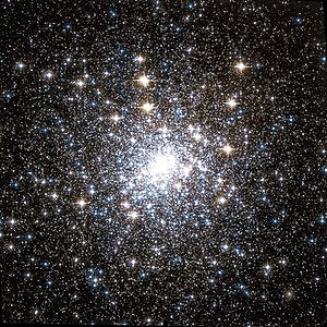 M30; Хаббл телескоп / STScI / WikiSky