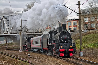 Туристический ретропоезд с паровозом Эр-97-41 на Рижском вокзале