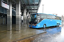 Setra S 517 HD ГУП «Мосгортранс» на перроне автовокзала