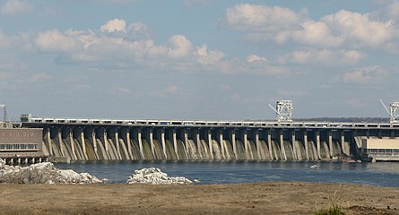 Водосбросная плотина