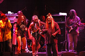 Джордж Клинтон и Parliament-Funkadelic выступают в «Granada Theater», Даллас, Техас. 4 мая 2006 г.
