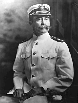 Фото в форме контр-адмирала (не ранее 1911)