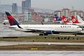 Boeing 767-300ER Delta Air Lines в аэропорту имени Ататюрка