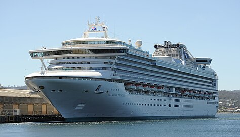 Лайнер Diamond Princess, построен в 2004 году