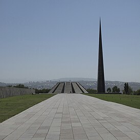 Цицернакаберд — мемориальный комплекс жертвам геноцида армян