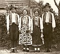 Свадебные костюма из села Марин (тот же жудец), 1960-е годы