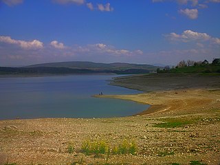 Обмелевшее водохранилище в апреле 2013 года