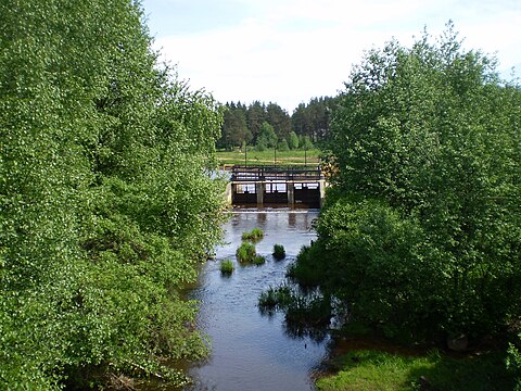 Плотина на реке Лубья