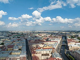 Коломенский остров (улица Декабристов в центре и Мойка справа)