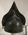 Типичный виллановский остроконечный шлем