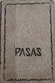 Старый паспорт, выданный в 1940 году.