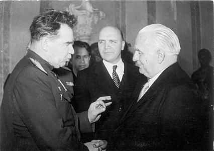 Главком ГСОВГ (1949—1953) В. И. Чуйков и президент ГДР Вильгельм Пик, 1951 год