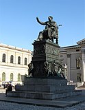 Памятник королю Баварии Максимилиану I Иосифу. Архитектор Лео фон Кленце. 1833—1835. Макс-Йозеф-Плац, Мюнхен