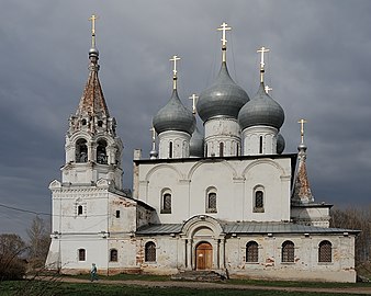 Крестовоздвиженский собор города Романова
