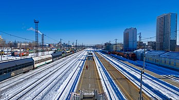 Вид на восток с пешеходного моста