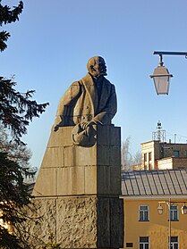 Monument to V. I. Lenin in the centre of Lenin square