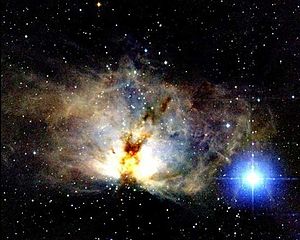 Дзета Ориона — звезда справа.