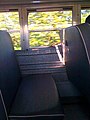 Сиденья в школьном автобусе расположены более плотно, чем в рейсовом