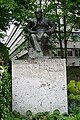 Статуя Зигмунда Фрейда работы Оскара Немона в двух минутах ходьбы от музея.