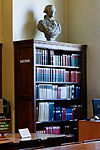 Бюст архитектора в библиотеке Святой Женевьевы, Париж.