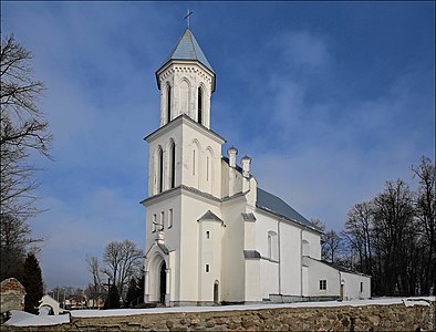 Современный вид Костёла Св. Иоана Крестителя в селе Вселюб. Башня-колокольня была достроена в 1897 году