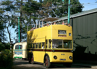 Троллейбус с открытой площадкой предназначен для проведения экскурсий