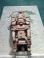 «Выпивоха», раскрашенная керамическая статуэтка, остров Хайна, культура майя, 400—800 гг. н. э.