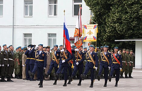 Торжественный вынос знамён