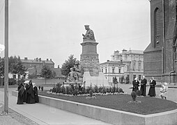 Cтатуя и памятник Микаэля Агриколы в Выборге, 1908 г.(потеряна в процессе Зимней войны[10])