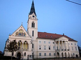 Кафедральный собор св. Троицы и епископский дворец в Крижевцах