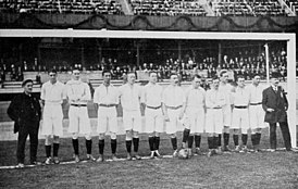 Карл Хиршман (крайний справа) с командой Нидерландов на ОИ 1912 года