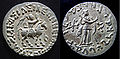 Монета Индо-скифского царя Асеза II[en] со сходным вооружением у воинов