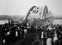 День открытия автомобильного моста Неукен-Чиполлетти в 1937 году