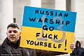 Митинг в поддержку Украины в Колумбусе (штат Огайо, США) с использованием популярной фразы (26 февраля 2022 года)