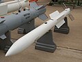 Р-77 - крылатая ракета с крестообразным крылом малого удлинения и решётчатыми рулями.