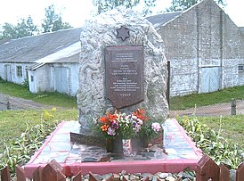 Памятник убитым евреям Новоельни