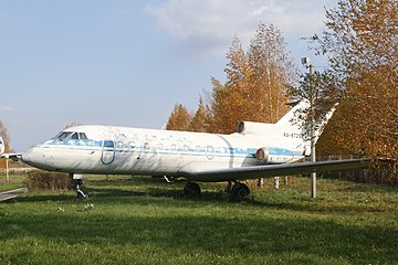 Як-40