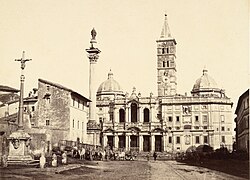 Вид базилики и площади Санта-Мария-Маджоре в 1860—1875 годах[11]