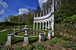 Экседра в «Саду рококо Пейнсвика» (Painswick Rococo Garden). 1740-е гг. Глостершир, Великобритания