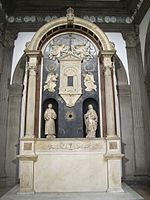 Алтарь Санта-Кьяра (совместно с Бенедетто да Майано). Музей Виктории и Альберта, Лондон.