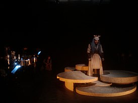 Сцена из премьеры, 10 сентября 2010 года в театре Zeebelt в Гааге