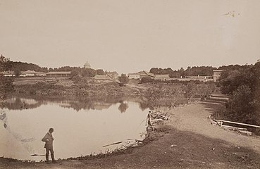 Псарный пруд и общий вид усадьбы (1880-е)