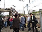 Пешеходный мост на платформе в сторону центра