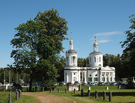 Влахернская церковь. Вид со стороны усадьбы. 2017 г.